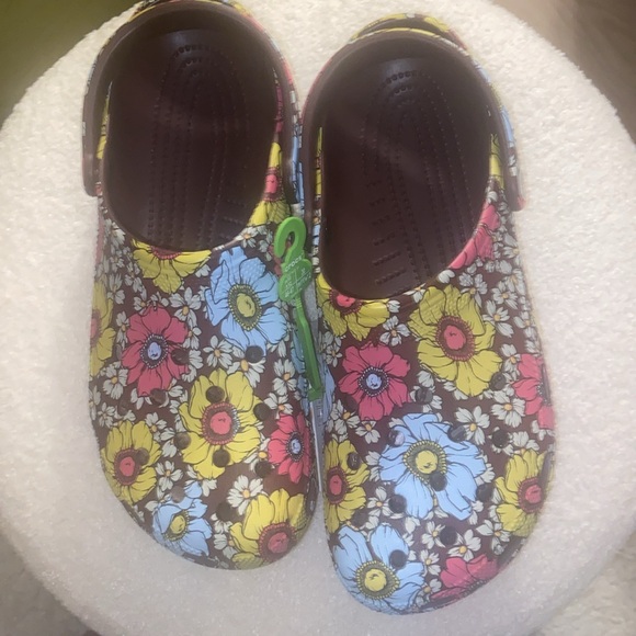 12 🔖 CROCS Classic Retro Floral Clog #208954 RARE - Picture 6 of 12